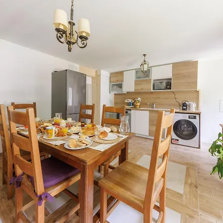 Vakantiehuis L'arverne Du Rocher - Maison Vue Montagne La Bourboule