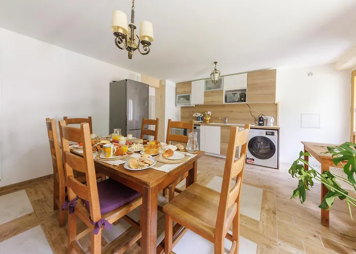 Vakantiehuis L'arverne Du Rocher - Maison Vue Montagne La Bourboule