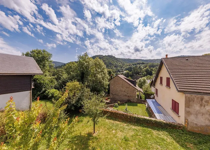 Vakantiehuis L'arverne Du Rocher - Maison Vue Montagne